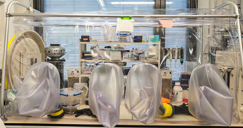 Photo of the anaerobic chamber.