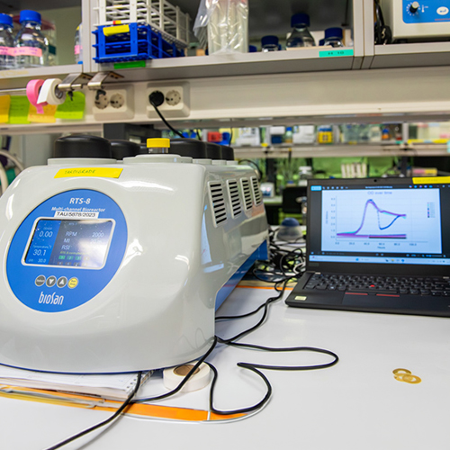 tuni_multichannel_bioreactor_500px Photo of RTS-8 Multichannel bioreactor.