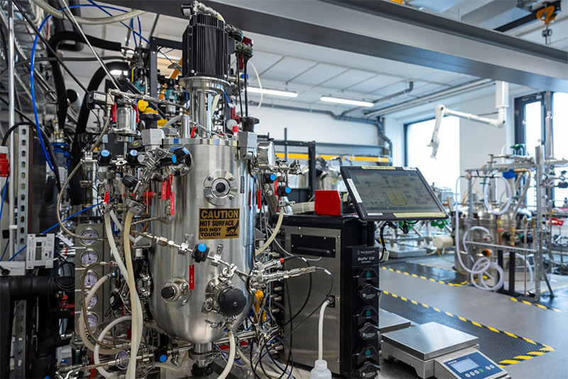 Photo of Biostream® BioTwin 42L (Biostream) equipment.