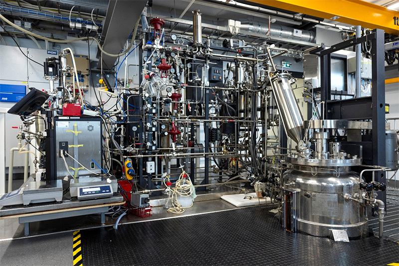 Photo of New Brunswick Scientific IF400L (Eppendorf) equipment.